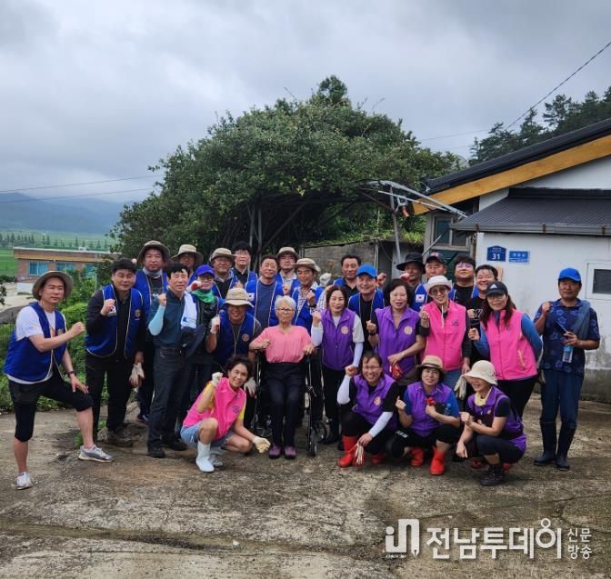 진도군, 집중호우 피해복구에 봉사단체 온기나눔 이어져...