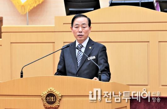 전남도의회 교육위원회 서대현 의원(더불어민주당·여수2)은 지난 7월 26일 열린 전남도의회 제383회 임시회에서 “IB교육을 시·군으로 확산하고 예산도 확보해야 한다”며 5분 자유발언에 나섰다.