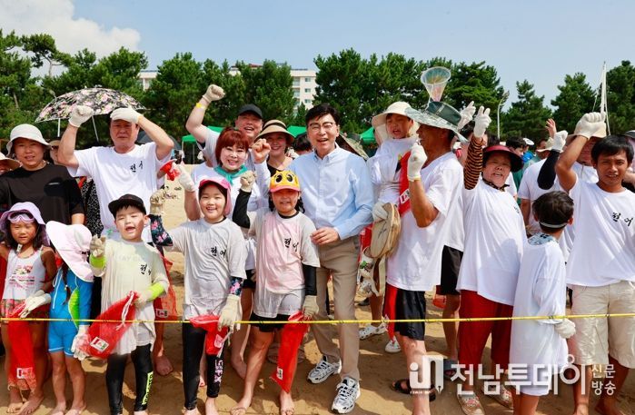 전어를 잡으러 개매기장에 들어갈 준비를 하고 있다