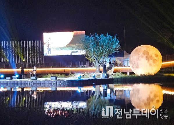 영암군, 야간관광 콘텐츠 상대포 수상공연