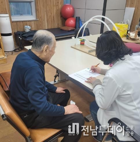 강진군, 저소득층 노인들에게 의료비 지원 대폭 강화