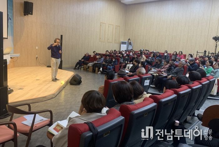 광주광역시 한강이 부른 독서열풍, 광주시립도서관이 잇는다