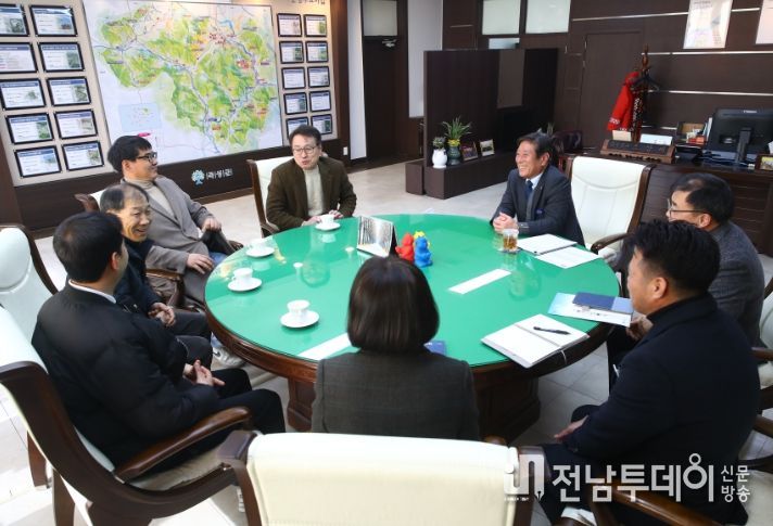 곡성의 교육 발전을 위해 3백만 원 기부금 전달