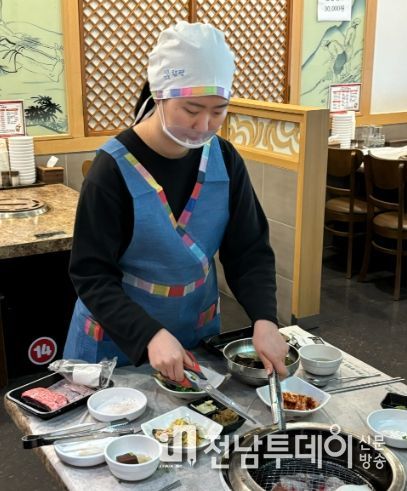 함평천지한우프라자, 위생용품 착용 사진