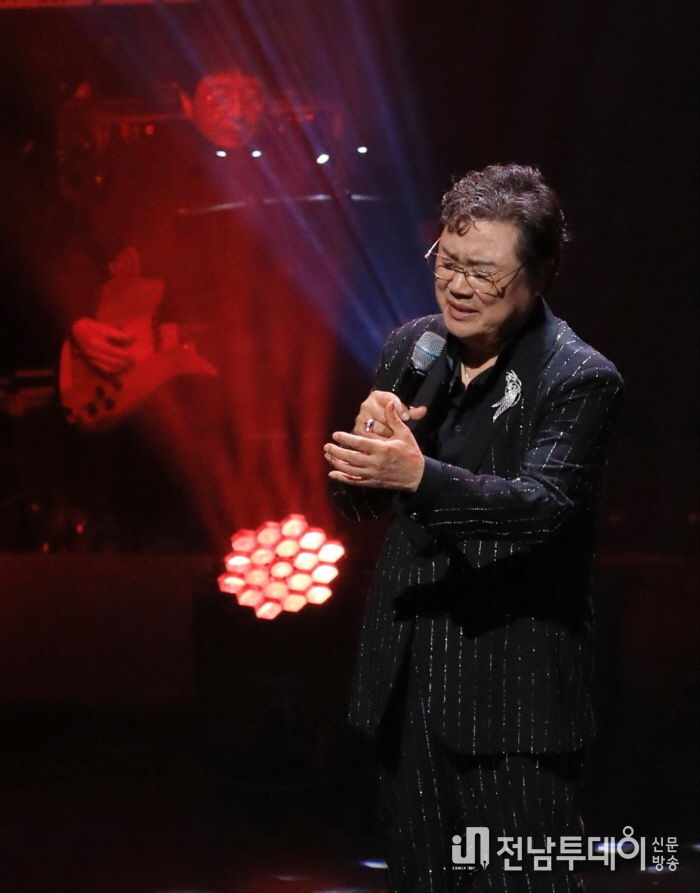 가수 남진 (샤인엔터테인먼트)