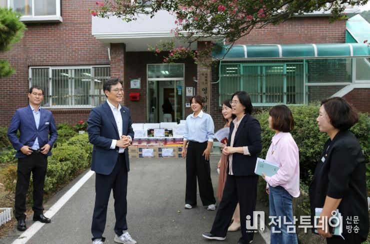 영암군, 추석 맞아 생활시설 14개소 찾아 위문