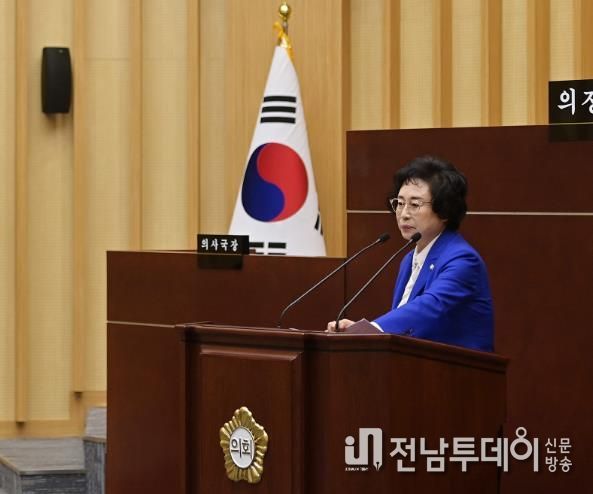 광주 서구의회 고경애 의원이 제334회 임시회 중 본회의에서 발언하고 있다.  (광주 서구의회 제공)