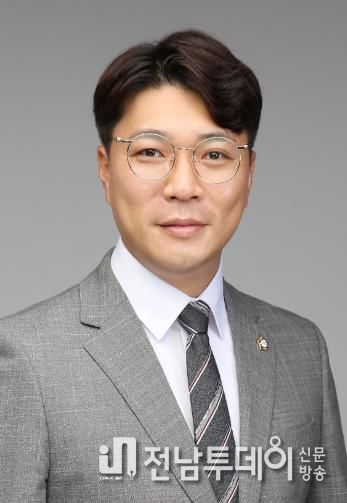 목포시의회 유창훈 의원 ‘2025 지방자치 의정대상’수상