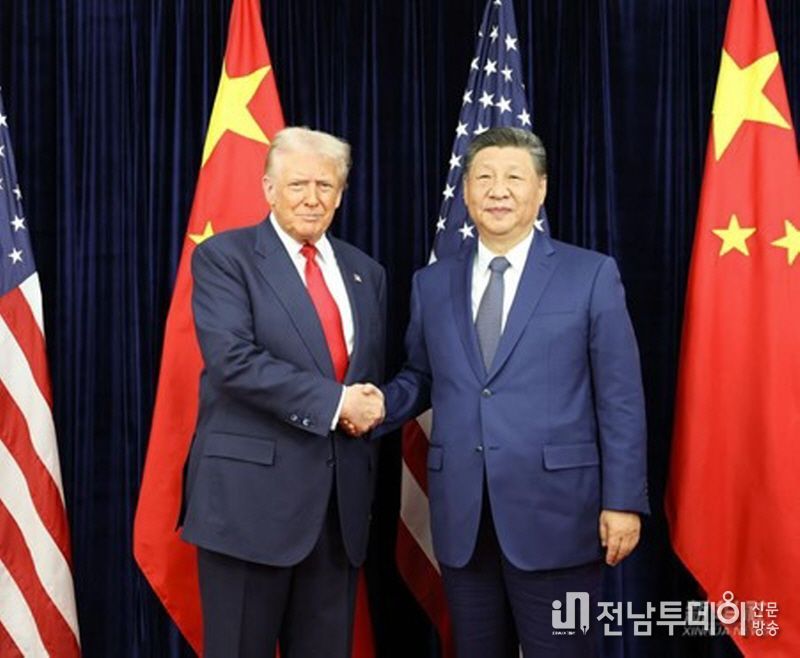30일 시진핑(習近平) 중국 국가주석과 도널트 트럼프 미국 대통령이 한국 부산에서 회담했다. (사진/신화통신)