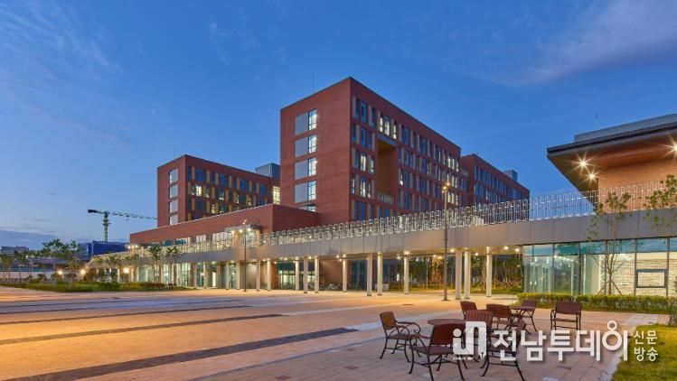 전남도 우수건축물- 한국에너지 공과대학교 RC기숙사&식당(민간부문 최우수상).