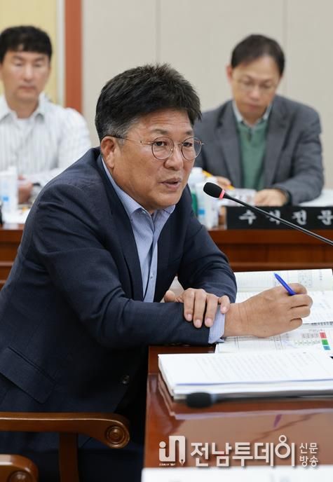 신의준 전남도의원, 장애인 이용 가능 파크골프장 조성 촉구