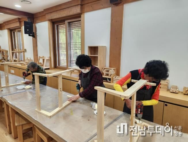 광양시, 2025 노인맞춤돌봄 특화서비스 추후자조모임 ‘소나기’ 운영 - 노인장애인과(활동 사진).