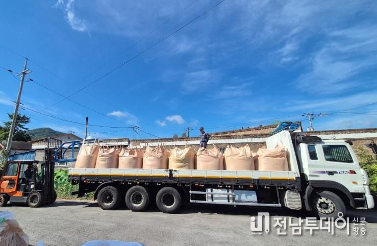 광양시, 2025년산 공공비축미곡 건조벼 매입 본격 추진 - 농식품유통과(상차된 미곡)