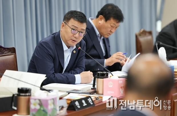최동익 전남도의원, 전복 양식 어가 부채 급증...만기 연장·이자 지원 시급