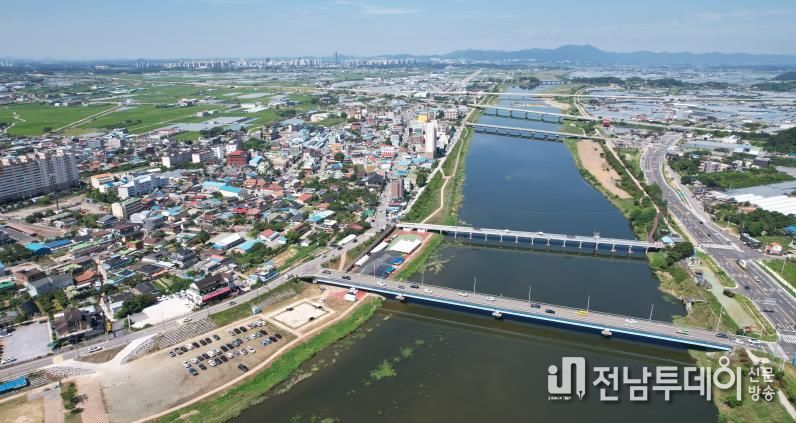 나주시가 기존 남평강변도시 성공 경험을 확장해 ‘남평 제2강변 도시개발사업’을 본격 추진한다. 사진은 남평강변도시 일대 전경.