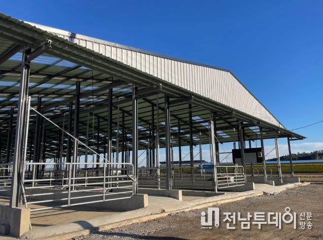 녹색축산육성기금 지원 신축 축사 사진
