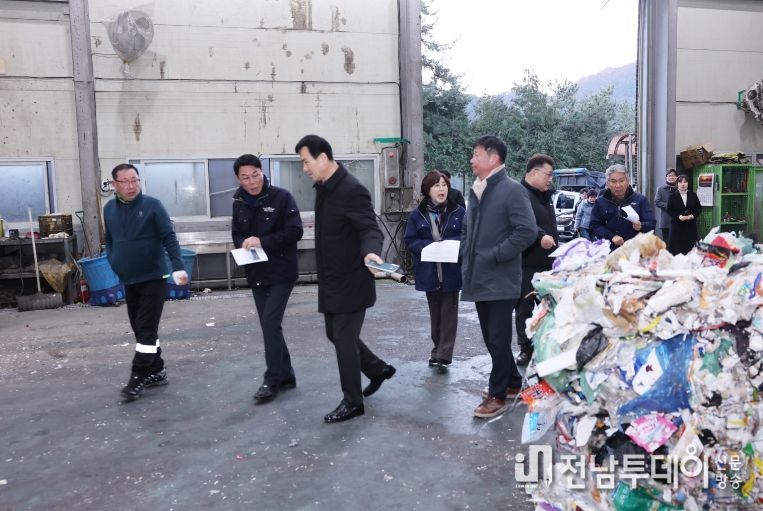 재활용센터 찾아 근무자 격려하고 안전한 운영 당부