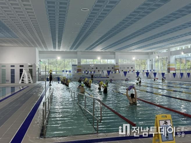 함평실내수영장 내부