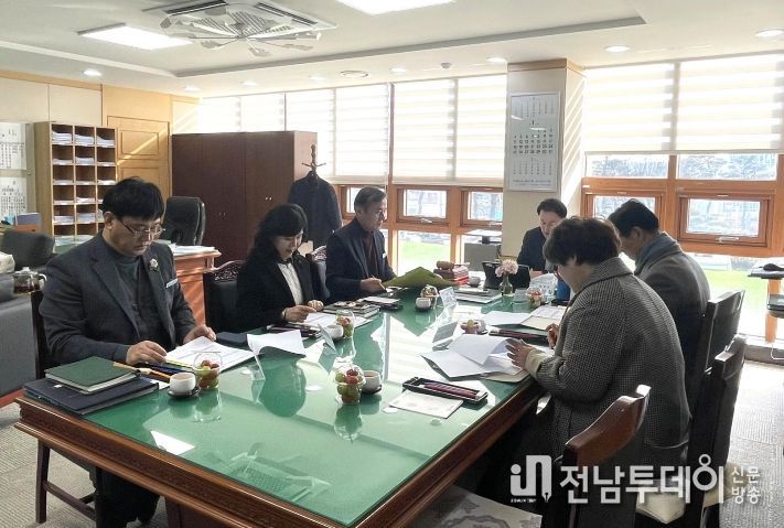 보성군, 2026년도 위생업소 지원 심의위원회 개최_보성군은 지난 21일 '2026년 보성군 위생업소 지원 심의위원회'를 개최했다