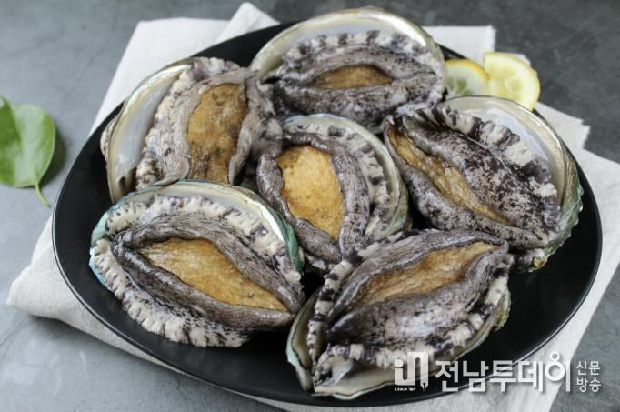 아시아 최초로 ASC 국제 인증을 획득한 완도 전복