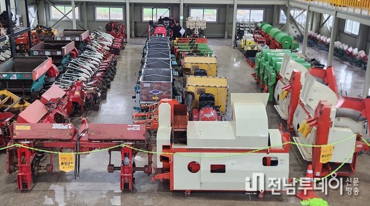불용 임대농기계 사진