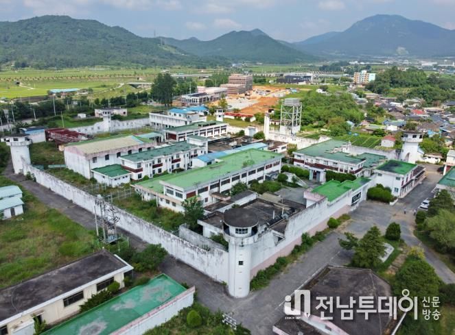 옛 장흥교도소 빠삐용zip, ‘초록빛 예술’ 로 물든다