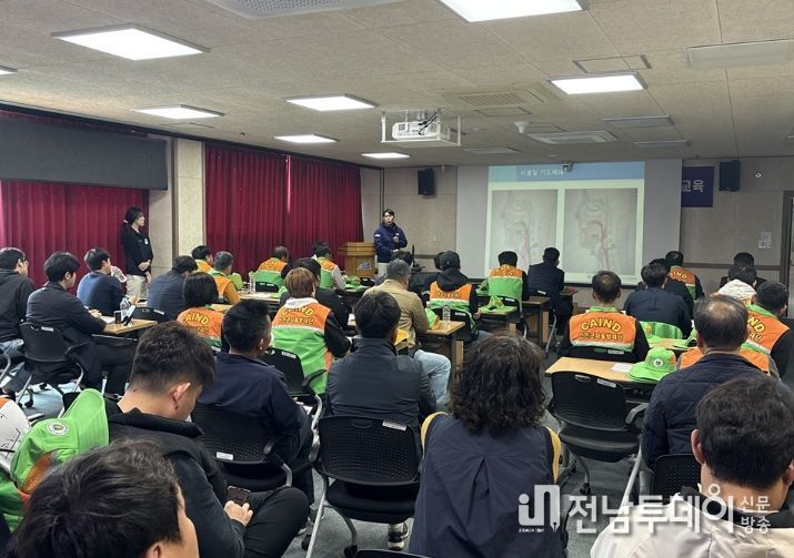 지난 3일, 지역자율방재단원을 대상으로 역량강화교육을 실시했다. (하임리히법 교육)